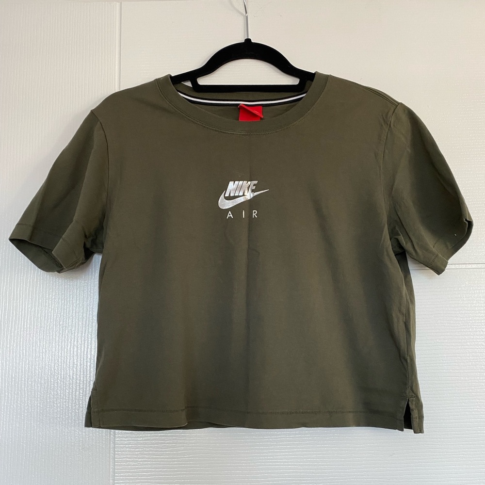 Nike Khaki T-shirt - Picture 1 of 3